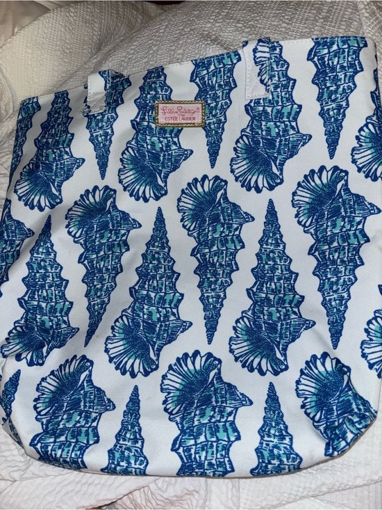 Lilly Pulitzer Handbags - Lilly Pulitzer by Estee Lauder Blue Shell Print Tote 14 x 16 inches